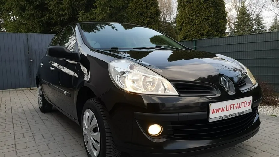 RENAULT Clio -