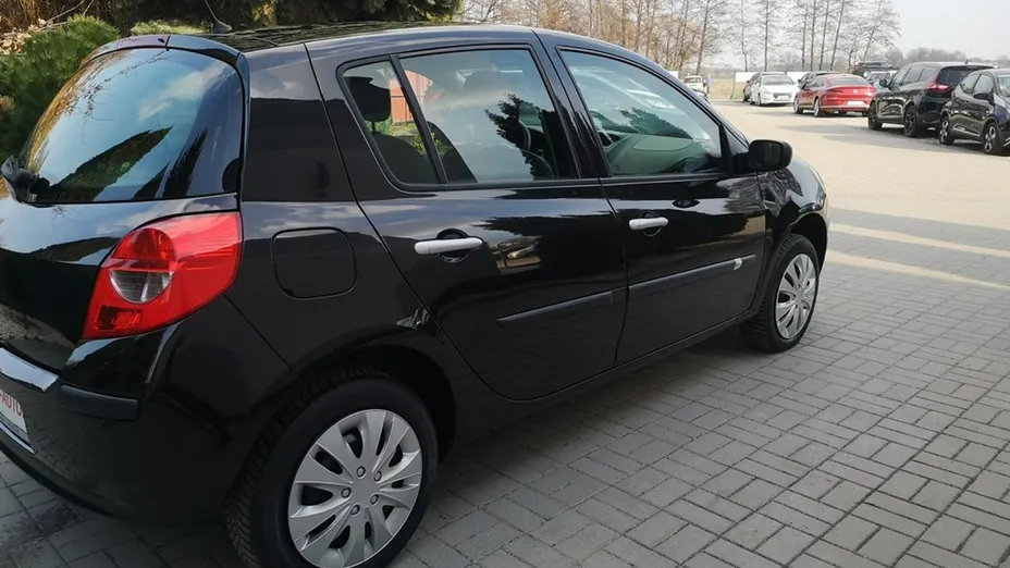 RENAULT Clio -