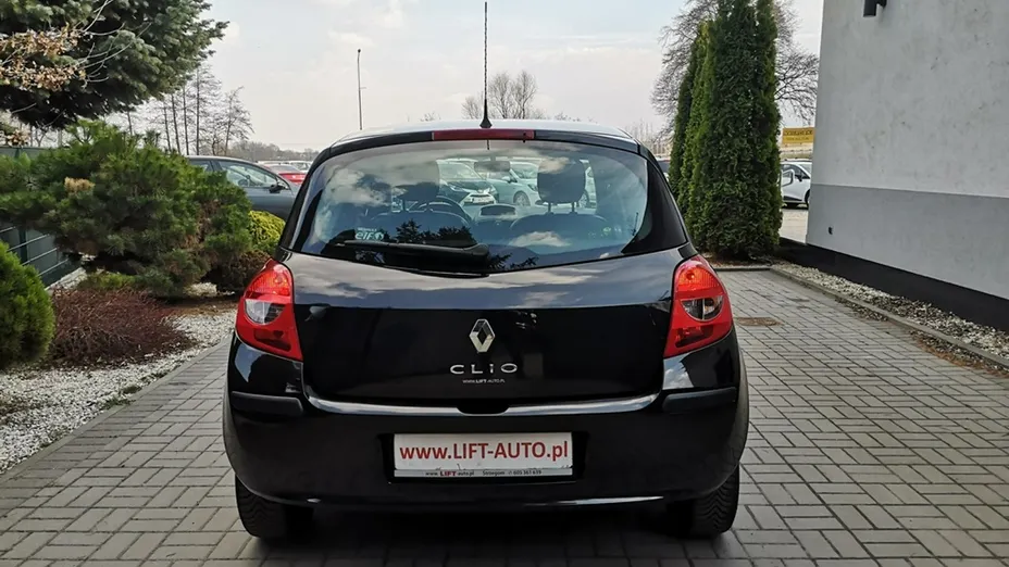 RENAULT Clio -