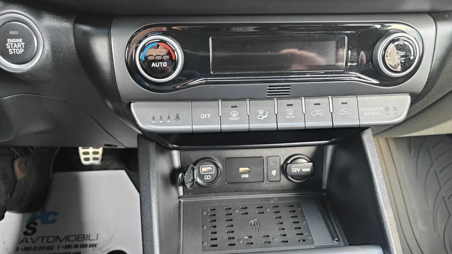 HYUNDAI Kona -