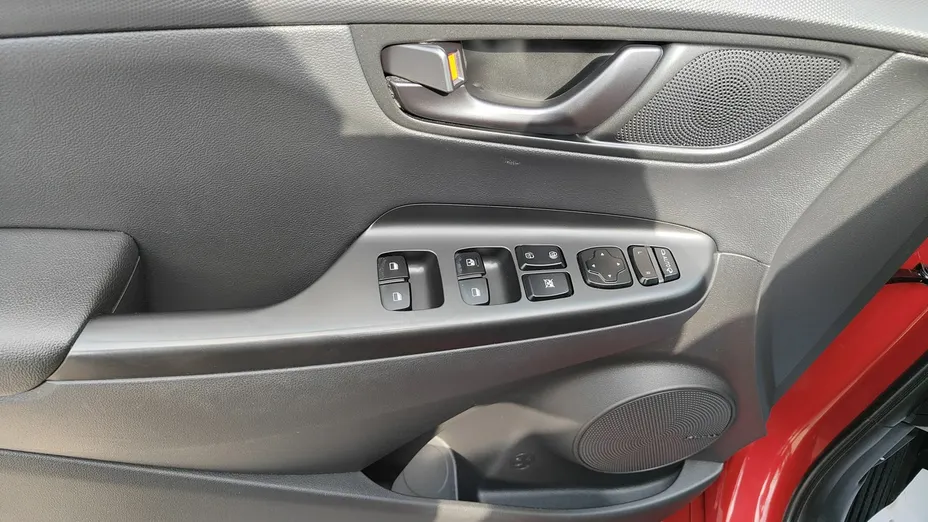 HYUNDAI Kona -