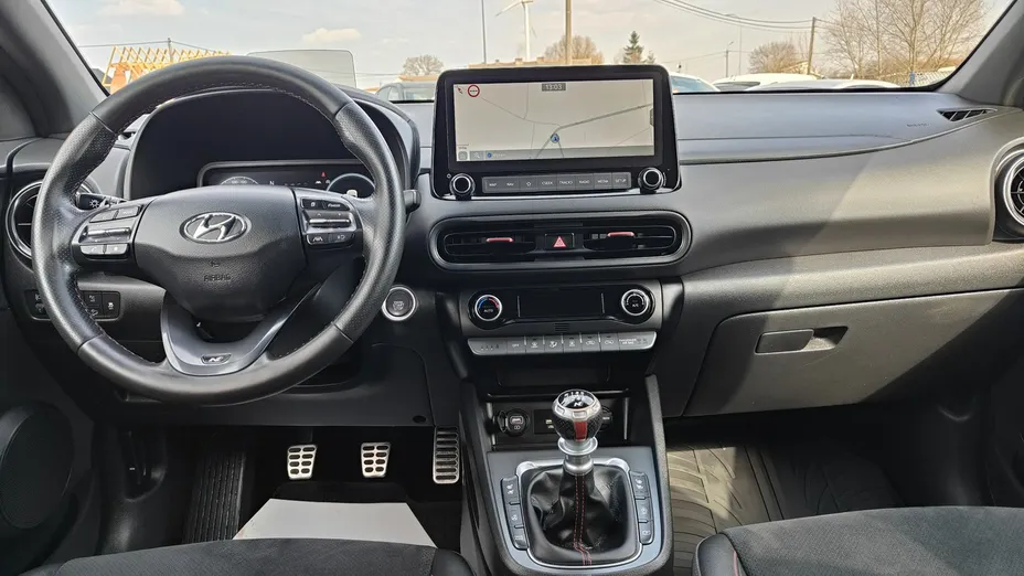 HYUNDAI Kona -