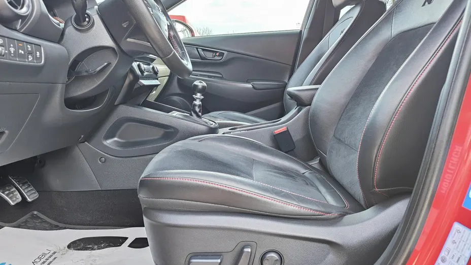 HYUNDAI Kona -