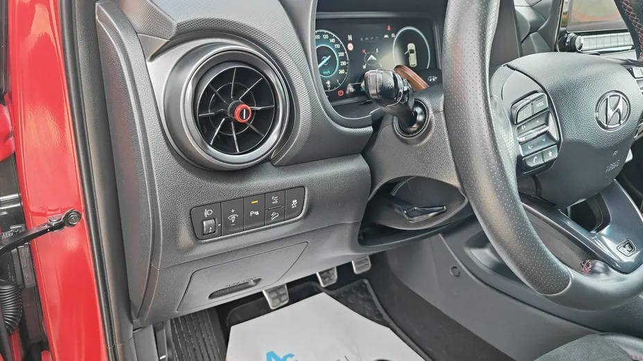 HYUNDAI Kona -