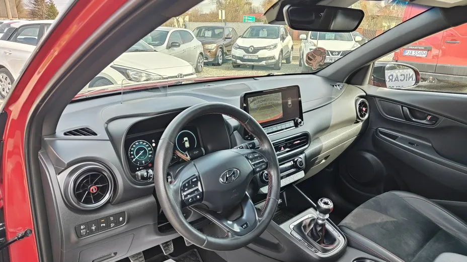 HYUNDAI Kona -
