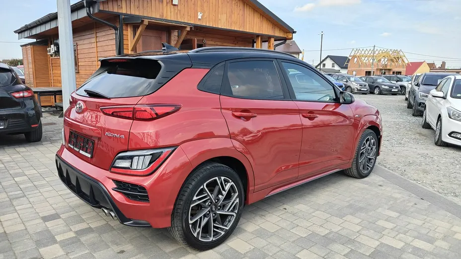 HYUNDAI Kona -