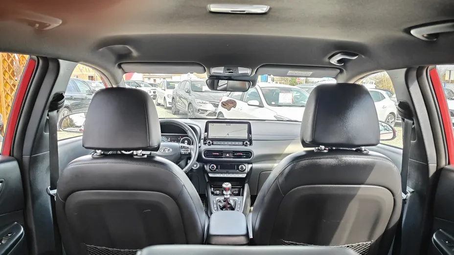HYUNDAI Kona -