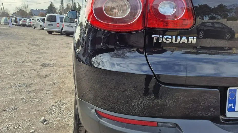 VOLKSWAGEN Tiguan -