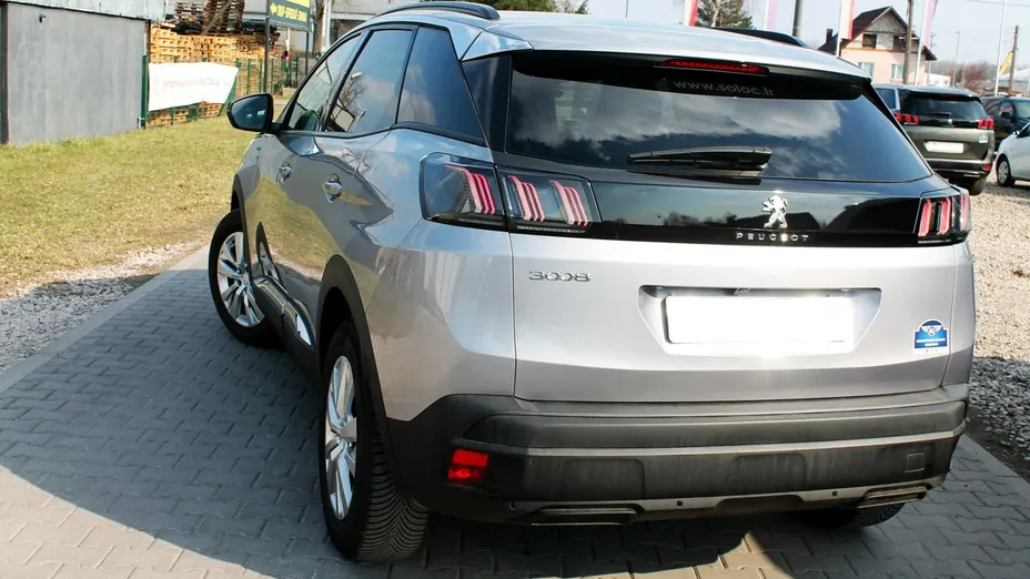 PEUGEOT 3008 -