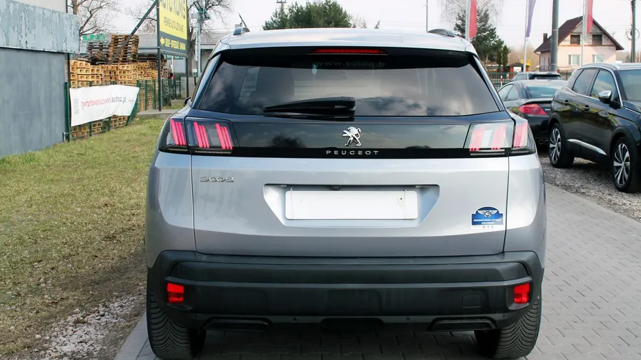PEUGEOT 3008 -