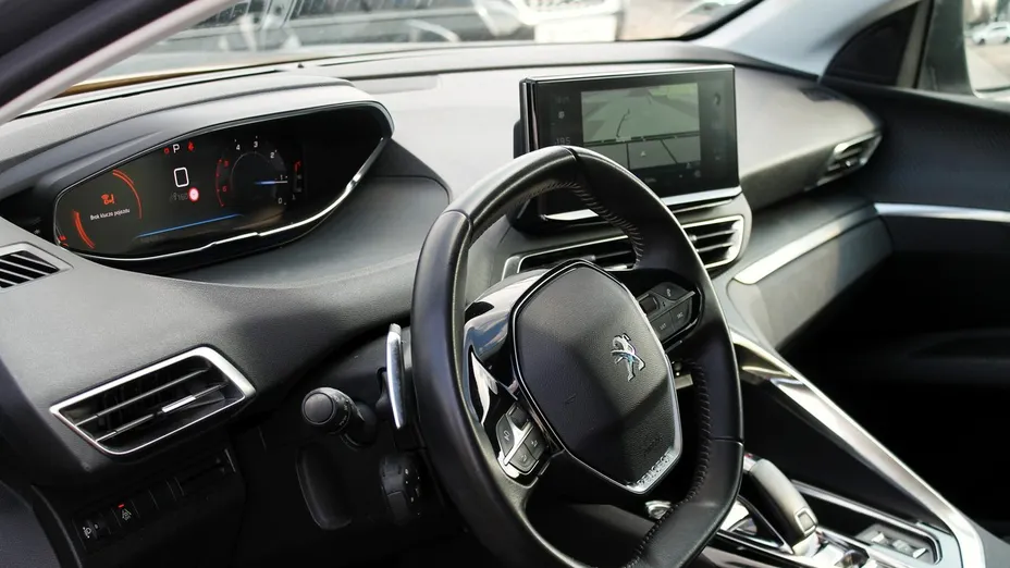 PEUGEOT 3008 -