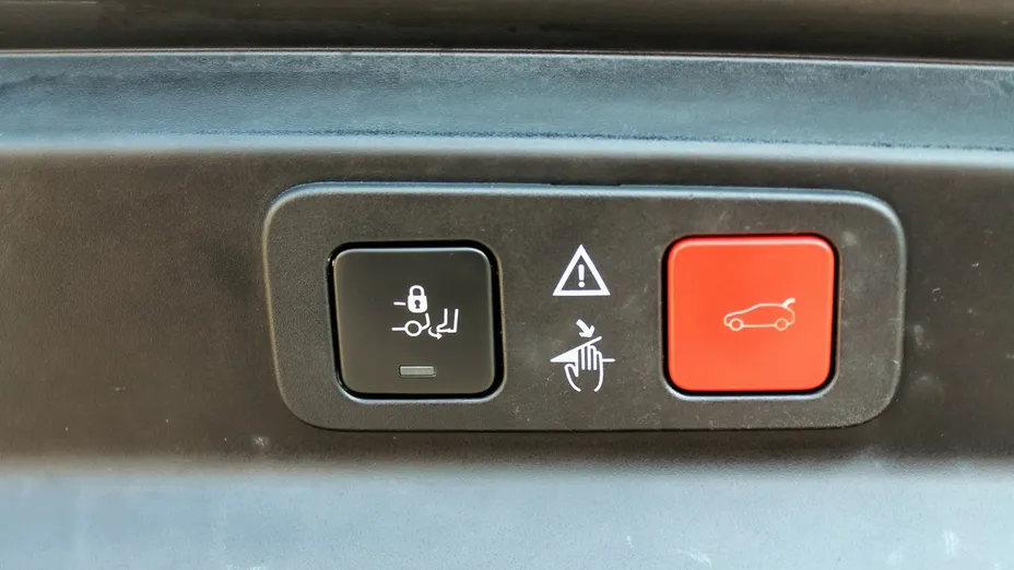 PEUGEOT 5008 -