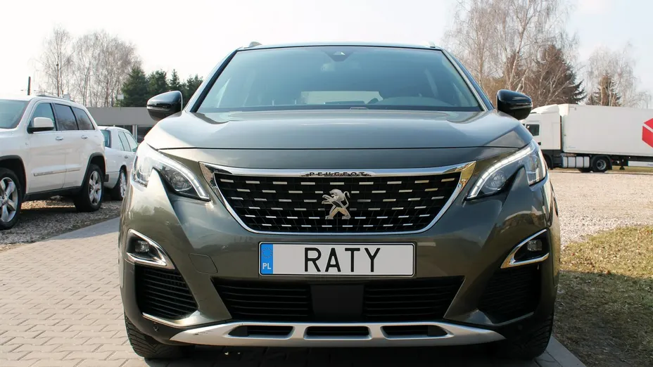 PEUGEOT 5008 -