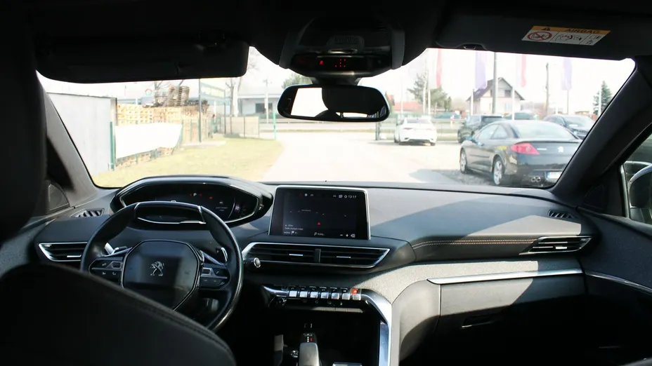 PEUGEOT 5008 -
