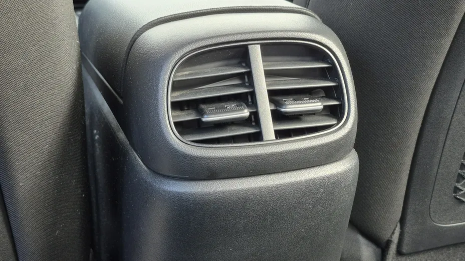 HYUNDAI Elantra -