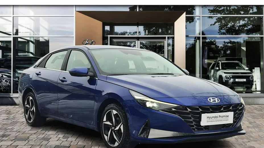 HYUNDAI Elantra -