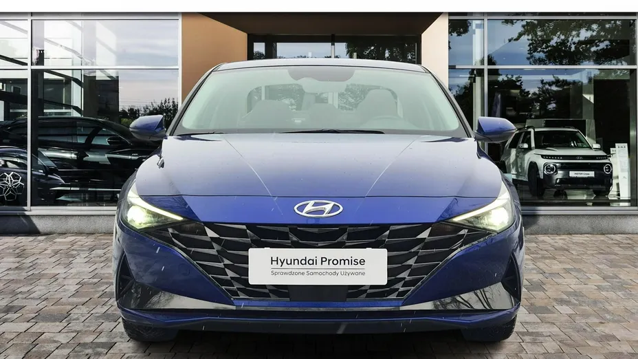 HYUNDAI Elantra -
