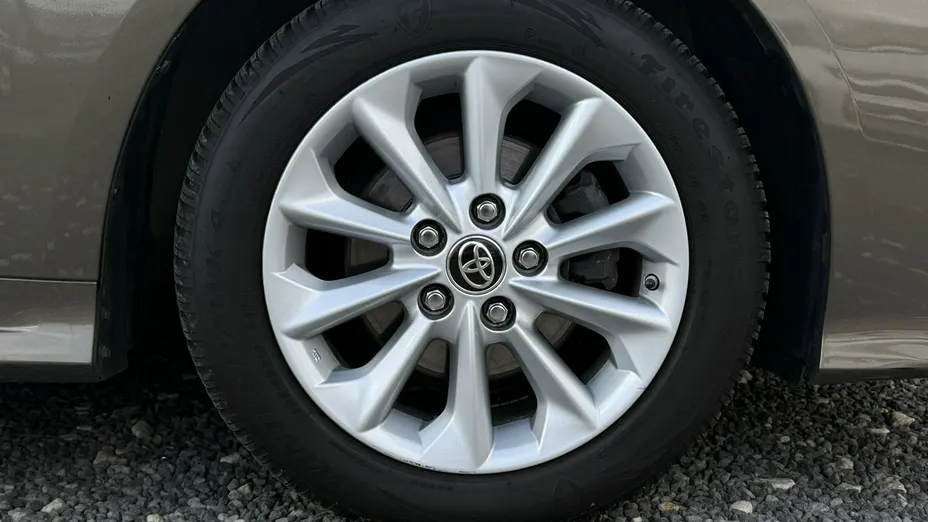 TOYOTA Corolla -
