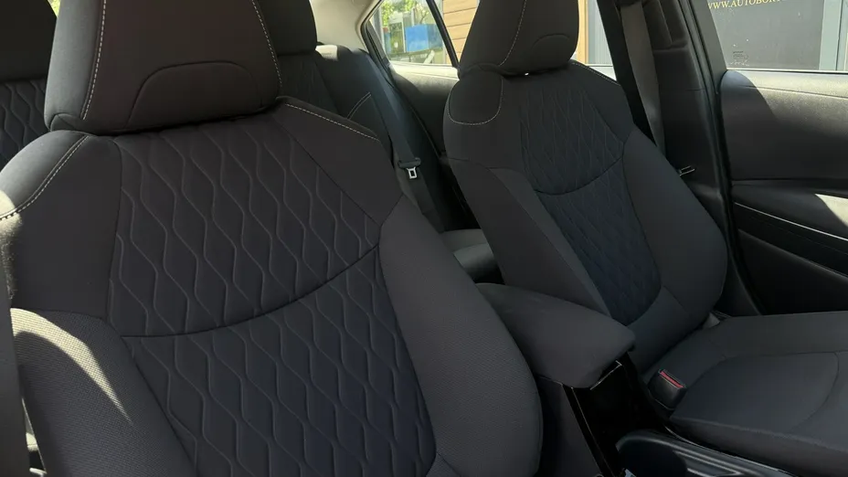 TOYOTA Corolla -