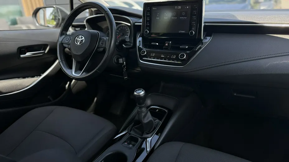 TOYOTA Corolla -