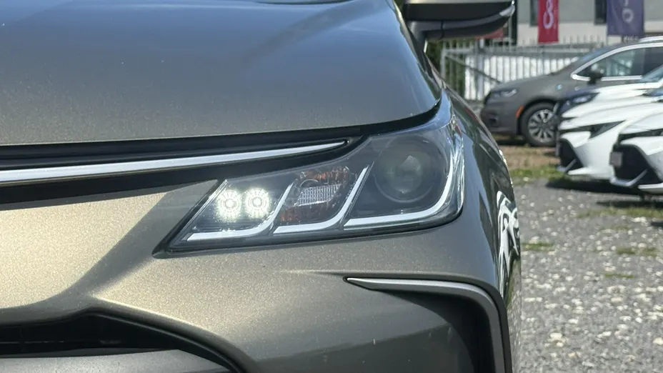 TOYOTA Corolla -