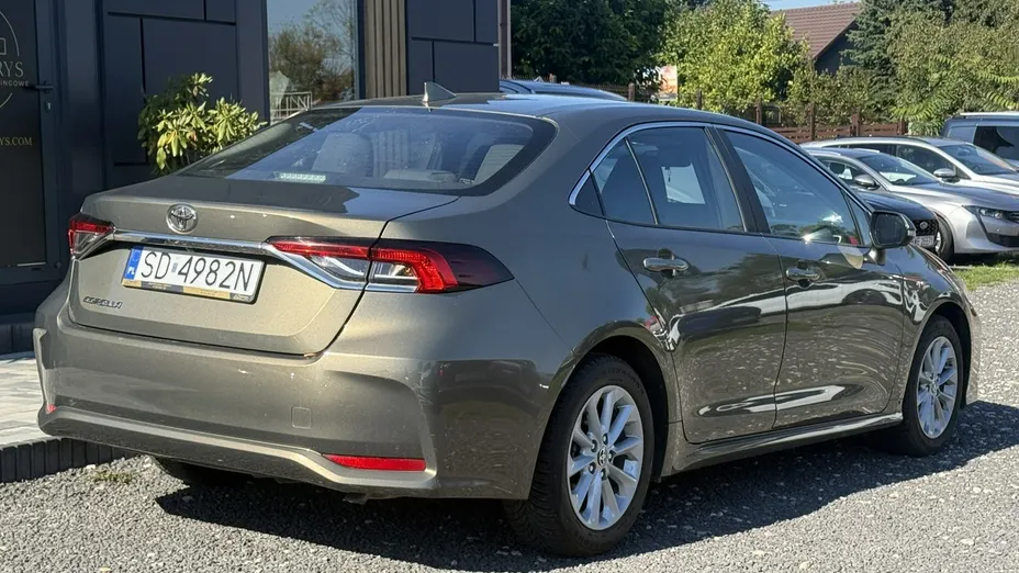 TOYOTA Corolla -