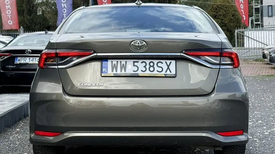 TOYOTA Corolla -
