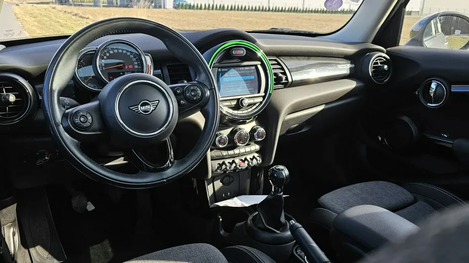 MINI Cooper -