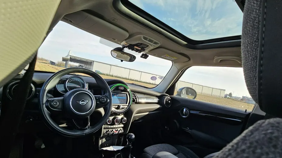 MINI Cooper -