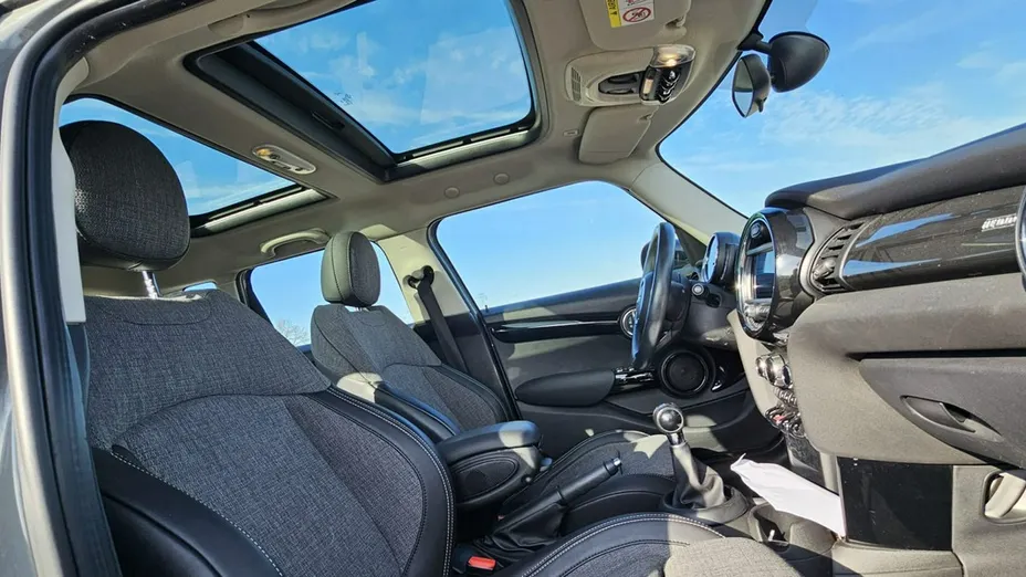 MINI Cooper -