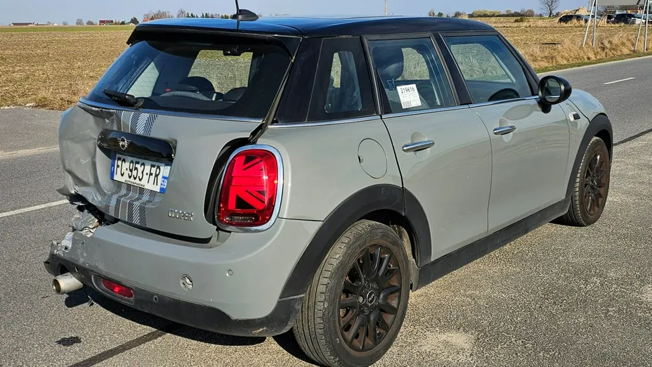 MINI Cooper -