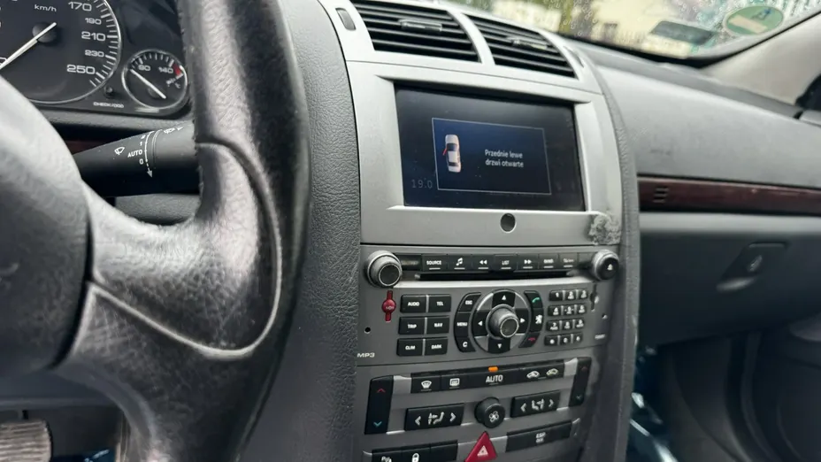 PEUGEOT 407 -