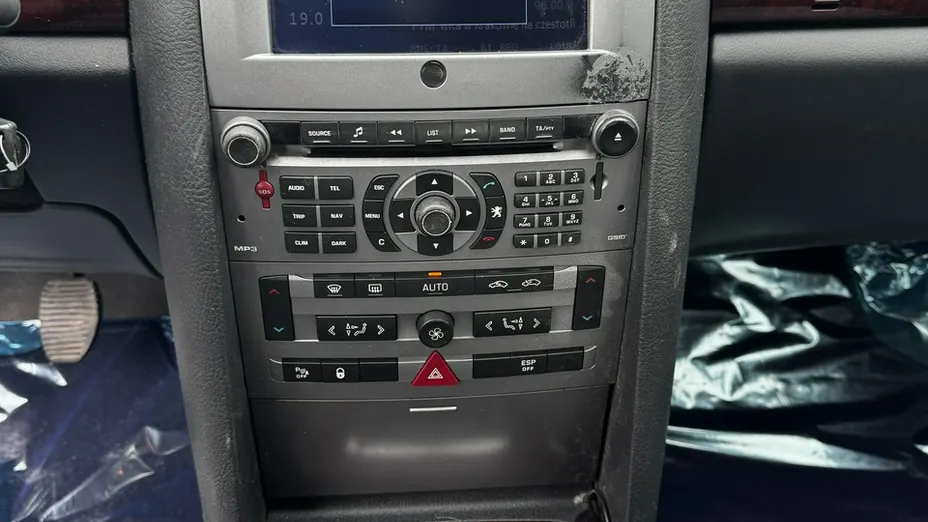 PEUGEOT 407 -