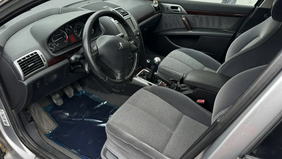 PEUGEOT 407 -