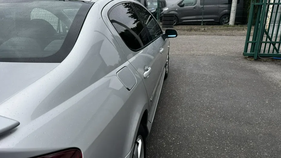 PEUGEOT 407 -