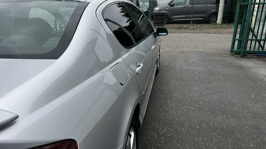 PEUGEOT 407 -