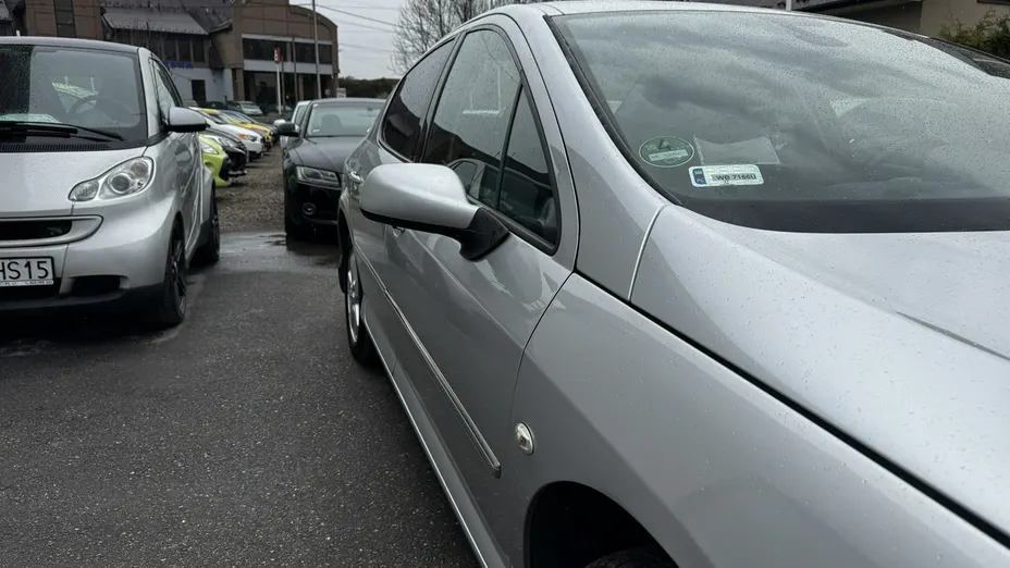 PEUGEOT 407 -