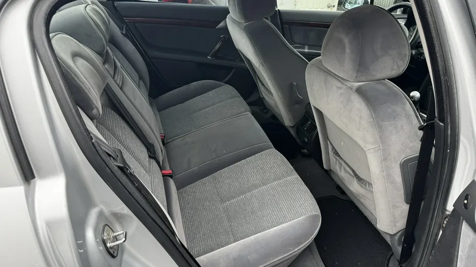 PEUGEOT 407 -