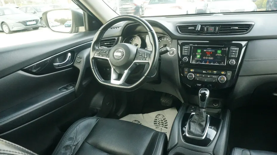 NISSAN X-Trail -