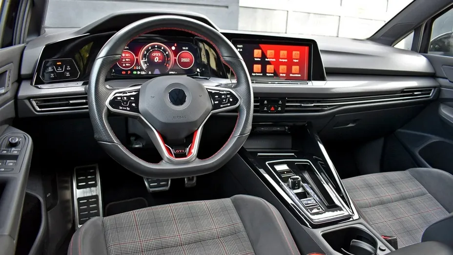 VOLKSWAGEN Golf -