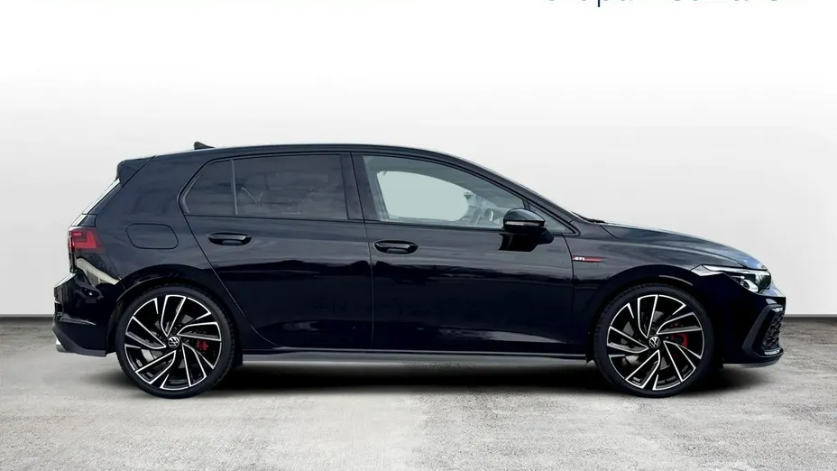 VOLKSWAGEN Golf -