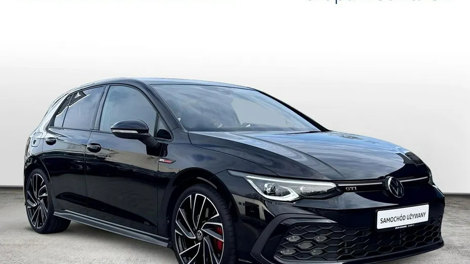 VOLKSWAGEN Golf -