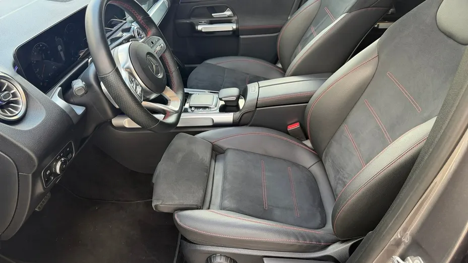 MERCEDES-BENZ GLB -