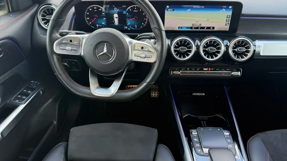 MERCEDES-BENZ GLB -