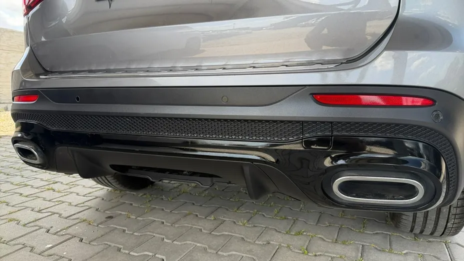 MERCEDES-BENZ GLB -