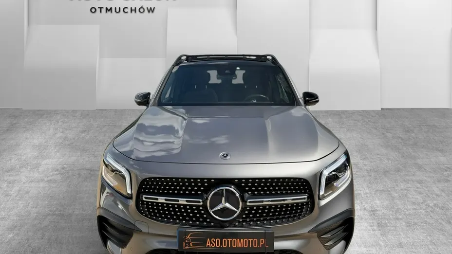 MERCEDES-BENZ GLB -