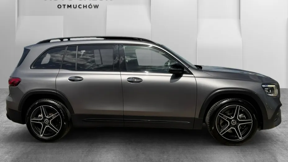MERCEDES-BENZ GLB -