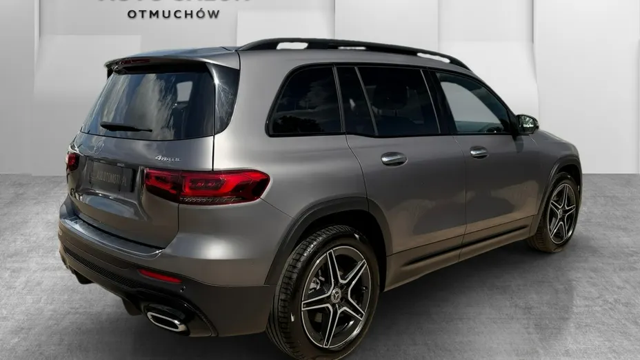 MERCEDES-BENZ GLB -