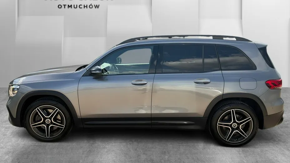MERCEDES-BENZ GLB -