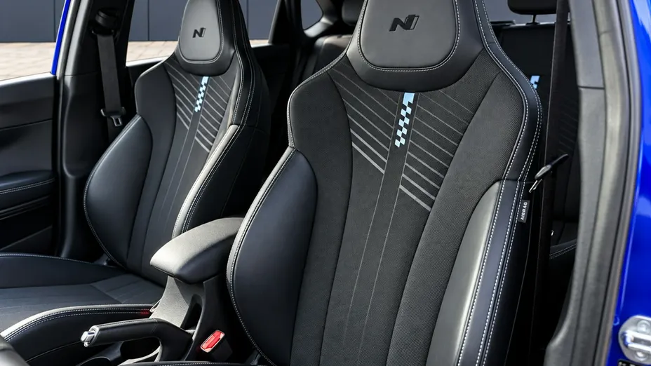 HYUNDAI i20 -